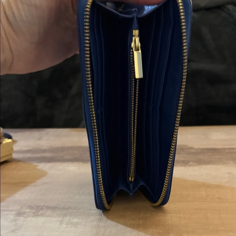 Tory Burch Royal Blue Zip Wallet - Picture 4 of 6